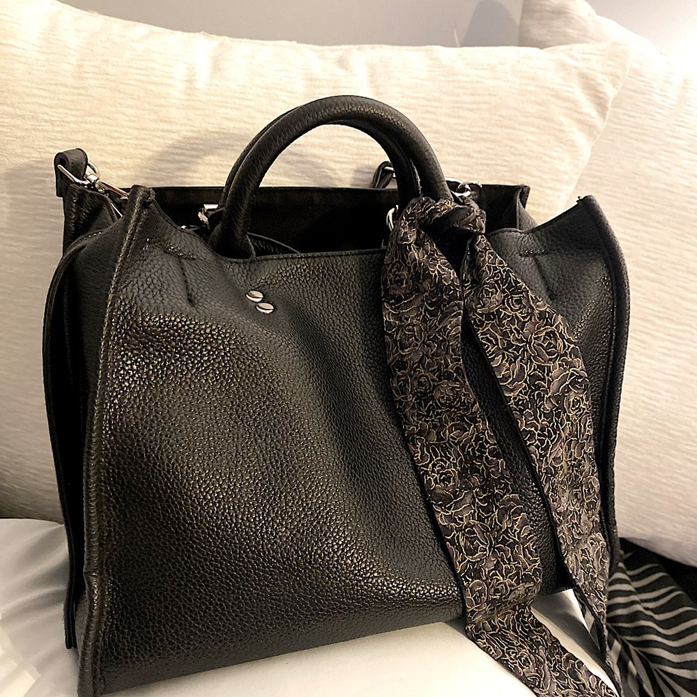 Steve Madden hobo bag with removable straps